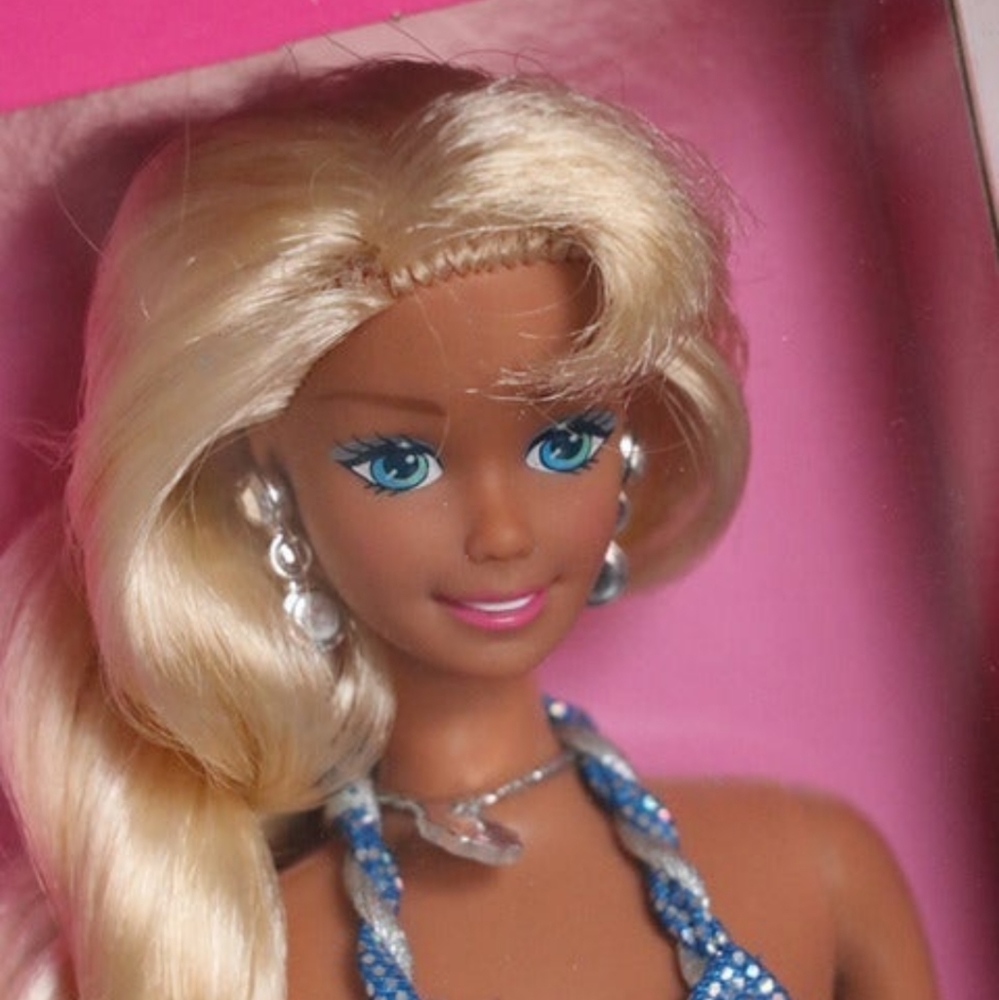 RARE European New International Sparkle Beach Barbie 1995 European